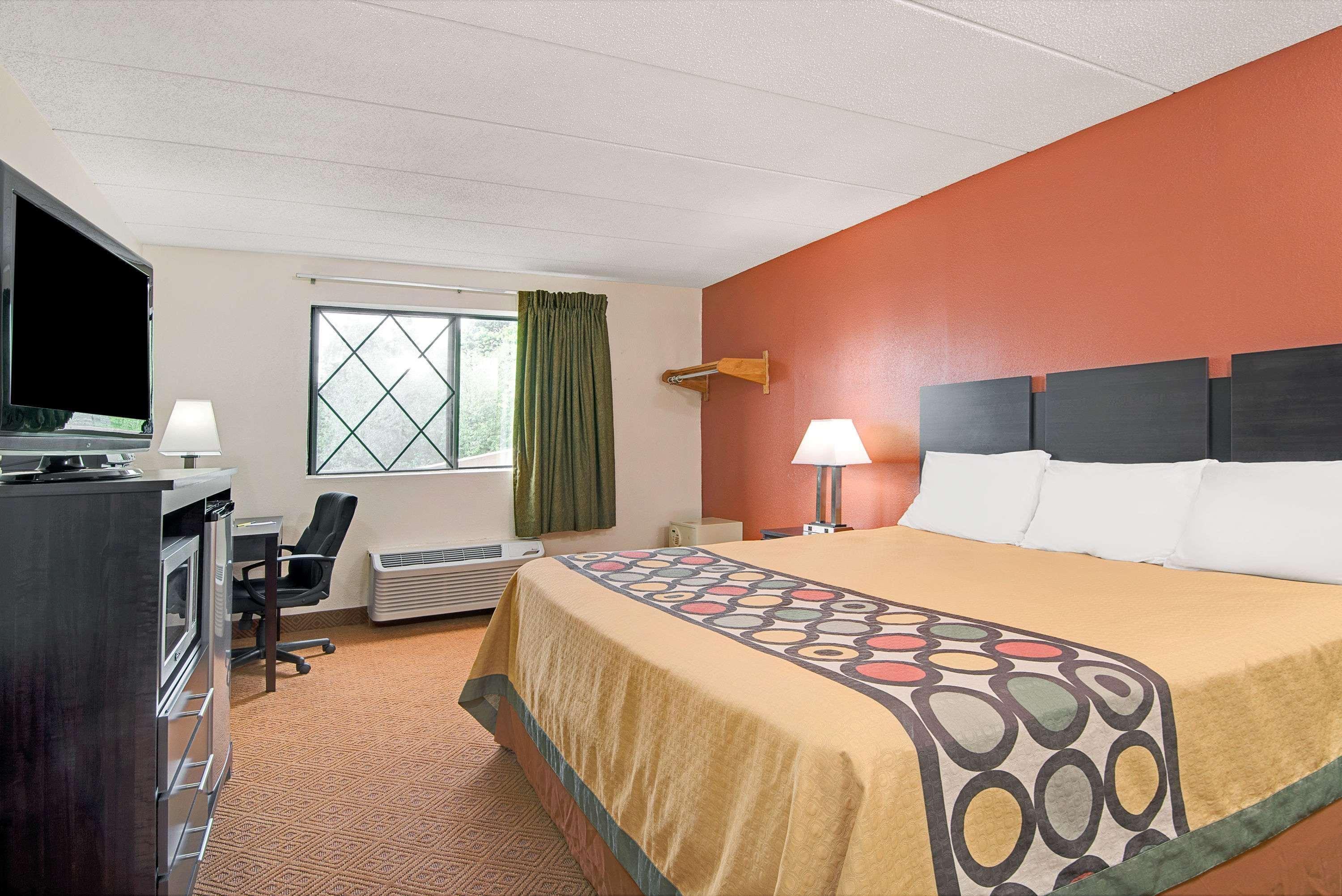 Super 8 By Wyndham Stamford/New York City Area Exterior photo