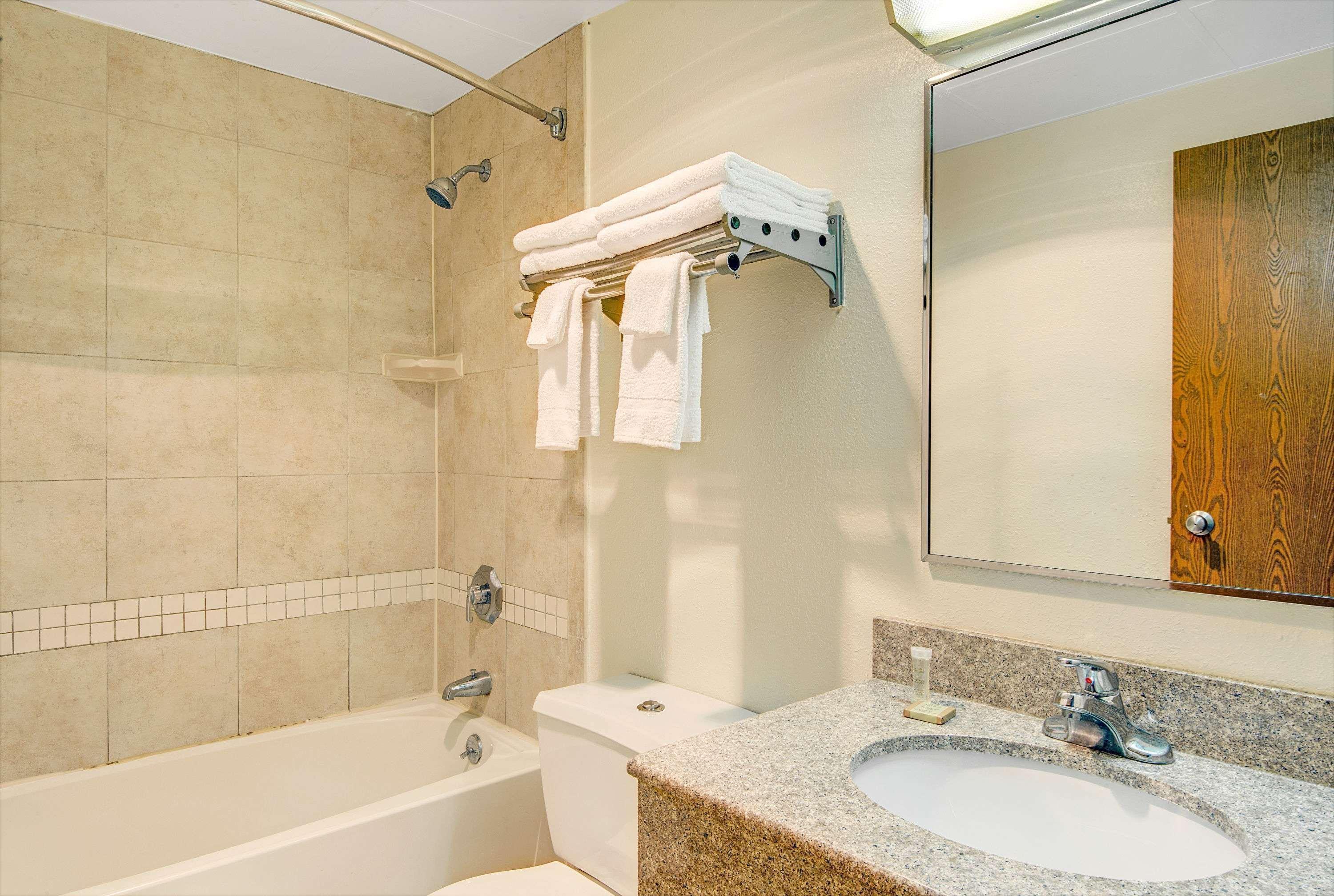 Super 8 By Wyndham Stamford/New York City Area Exterior photo