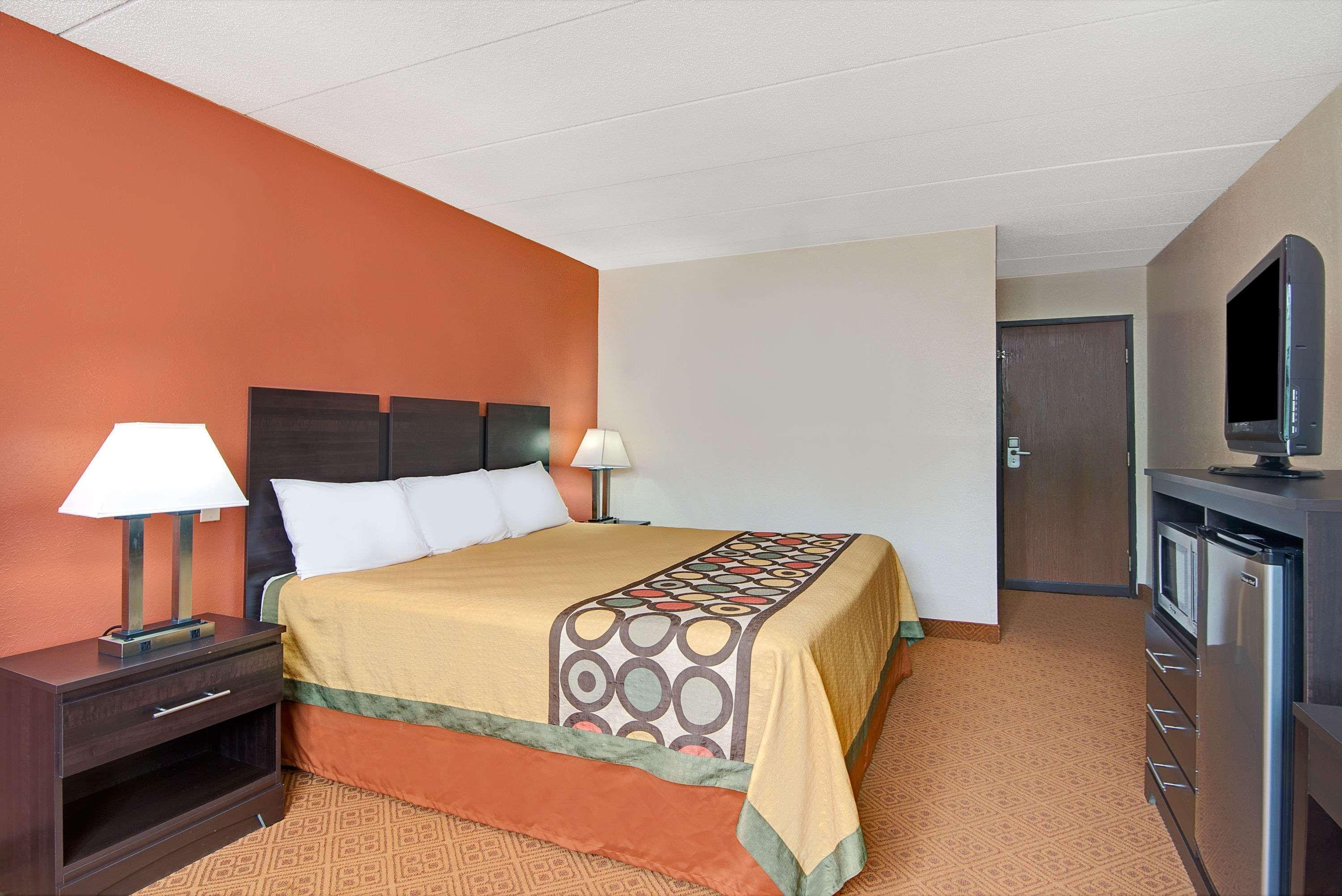 Super 8 By Wyndham Stamford/New York City Area Exterior photo