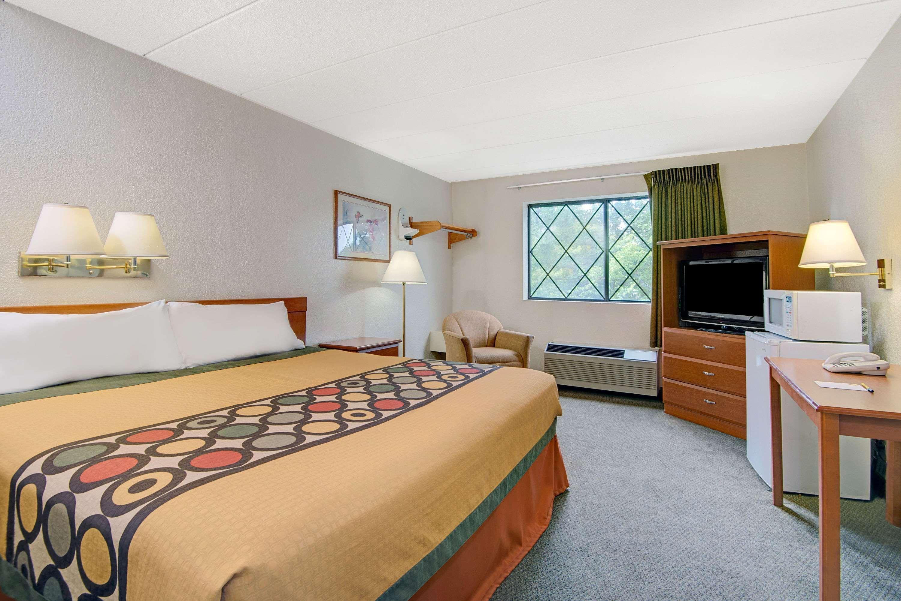 Super 8 By Wyndham Stamford/New York City Area Exterior photo
