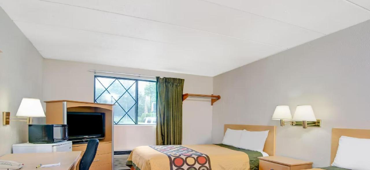 Super 8 By Wyndham Stamford/New York City Area Exterior photo