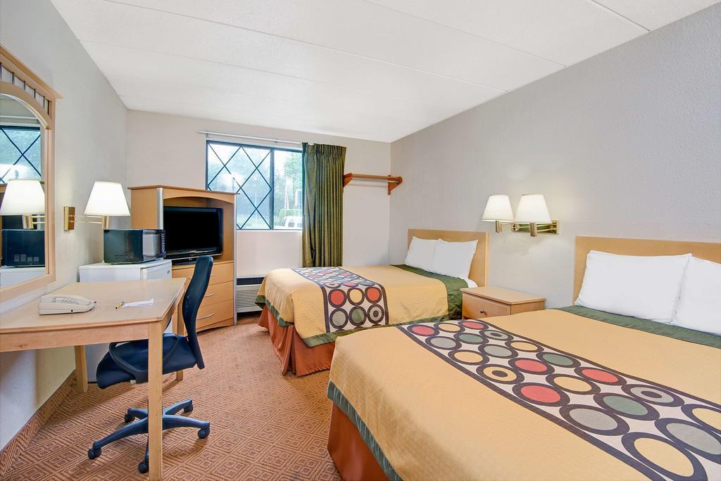 Super 8 By Wyndham Stamford/New York City Area Exterior photo
